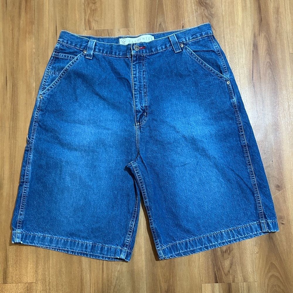 Relaxed Fit Blue Jean Shorts with Knee-Length Style